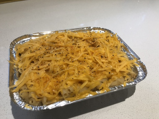 Macaroni and cheese with bacon