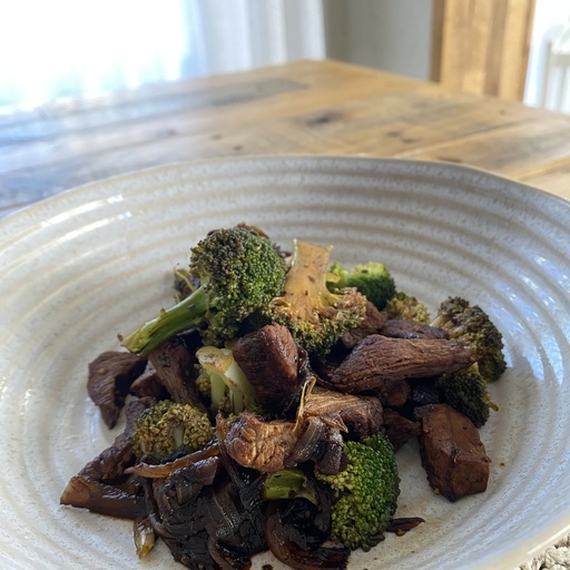 Beef and broccoli stir-fry